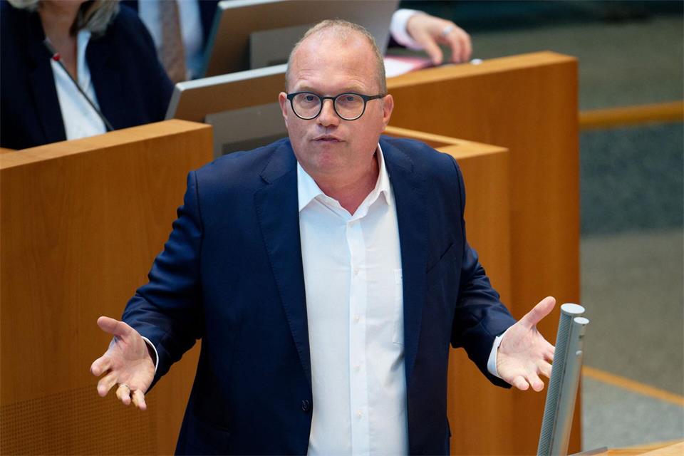 SPD-Oppositionsführer Jochen Ott hat eine Frage an die schwarz-grüne Landesregierung: „Wo sind Ihre Erfolge?“.Henning Kaiser/dpa