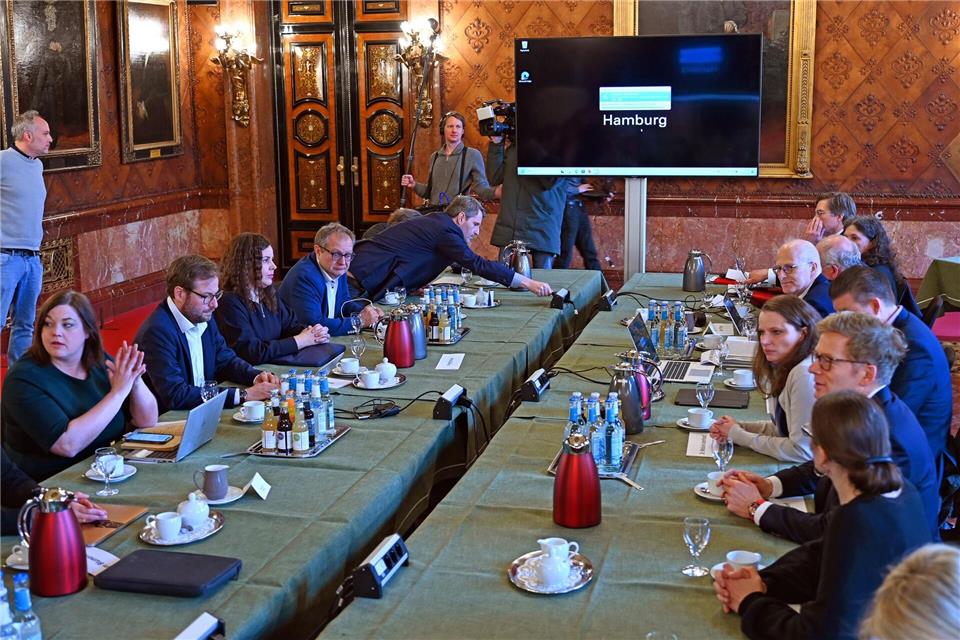 SPD und Grüne sind mit jeweils zehnköpfigen Teams in die Verhandlungen gegangen.David Hammersen/dpa