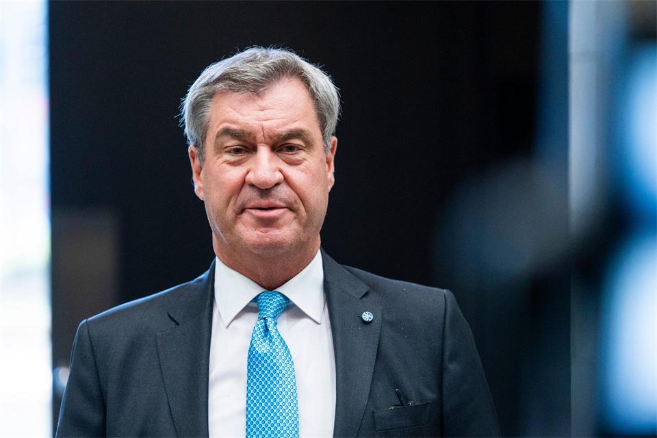 SPD und Grüne sollten nach Ansicht von CSU-Chef Söder nicht mit der Linken eine Regierung in Berlin eingehen. Christophe Gateau/dpa
