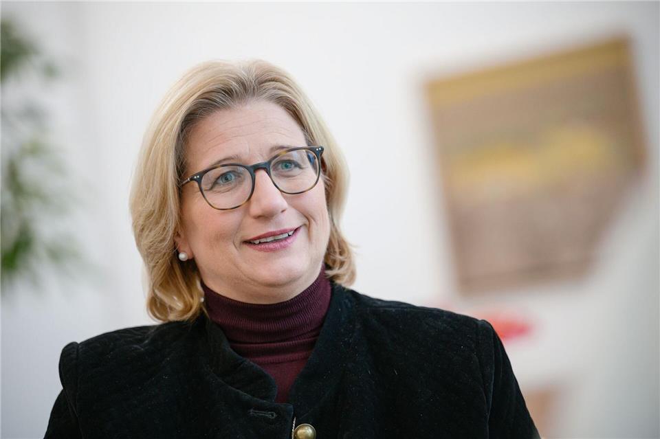 Saar-Ministerpräsidentin Anke Rehlinger kündigt Milliarden-Investitionen an. (Archivbild)Oliver Dietze/dpa