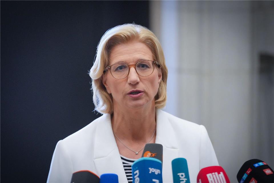 Saarlands Ministerpräsidentin Rehlinger will zur Gesundheitsreform den Vermittlungsausschuss anrufen.Soeren Stache/dpa