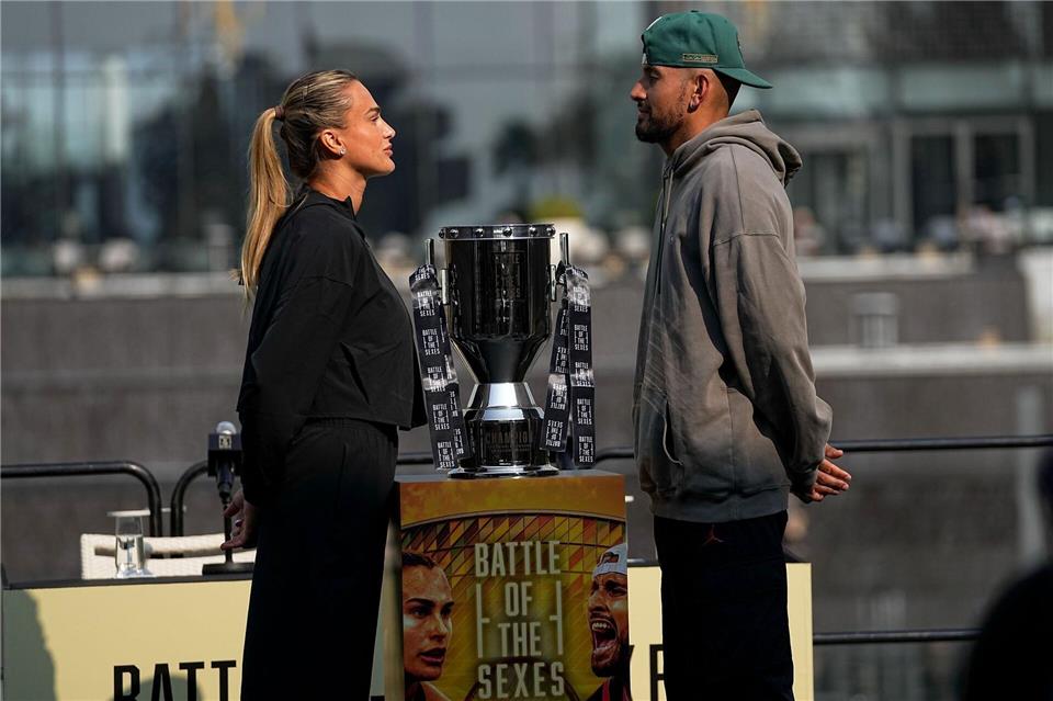 Sabalenka und Kyrgios haben vor dem Match viel Werbung für das Show-Event betrieben. Fatima Shbair/AP/dpa