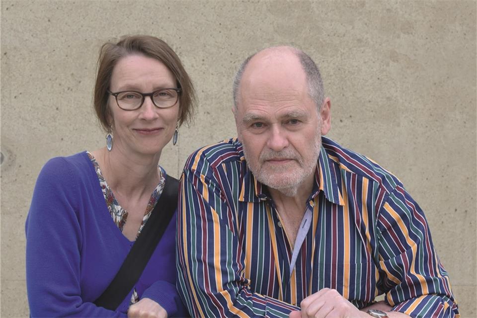 Sabine und Michael van Ahlen lesen aus den Briefen vor.