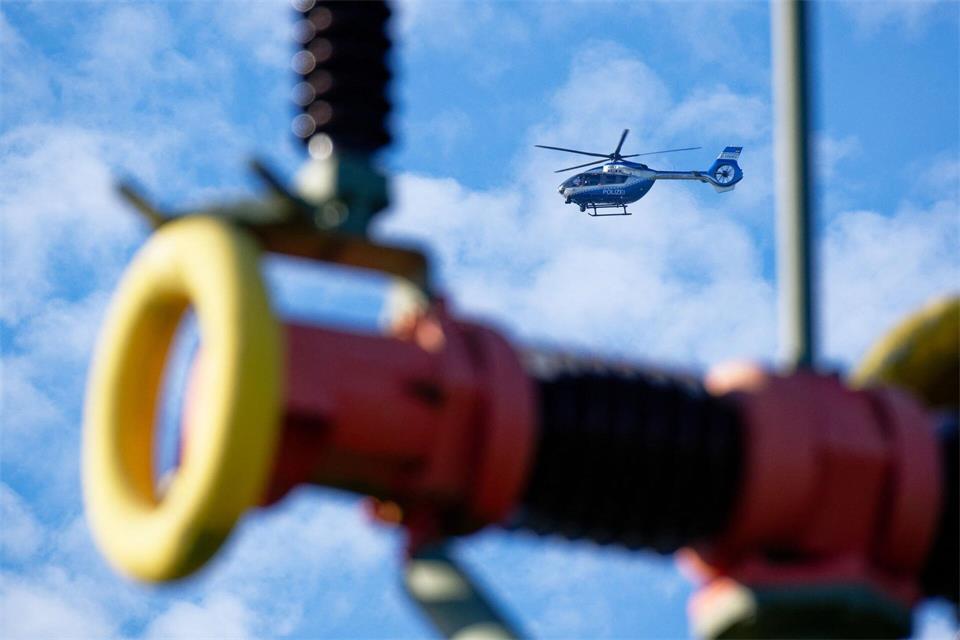 Sabotageverdacht besteht nicht nun in Brandenburg, sondern nun auch in Nordrhein-Westfalen. Henning Kaiser/dpa