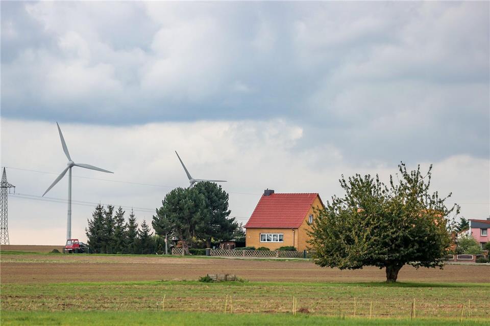 Sachsen-Anhalt gehört laut einer Studie zu den Bundesländern, in denen Einfamilienhäuser besonders erschwinglich sind. (Symbolbild) Jan Woitas/dpa-Zentralbild/dpa