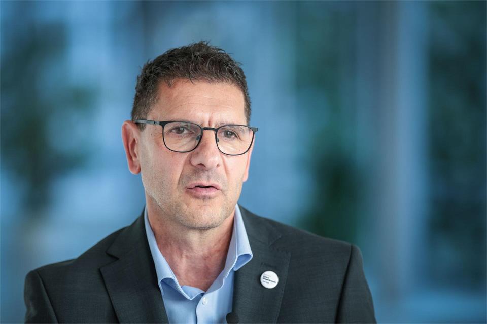 Sachsen-Anhalts BSW-Fraktionschef Thomas Schulze will mit den Linken über Schulsozialarbeit sprechen. (Archivbild)Ronny Hartmann/dpa