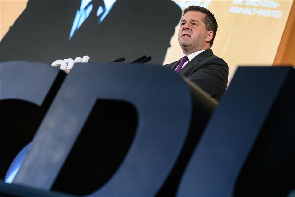 Sachsen-Anhalts Ministerpräsident Sven Schulze (CDU) hat seine ablehnende Haltung gegenüber AfD und Linken immer wieder bekräftigt. (Archivbild)Hendrik Schmidt/dpa