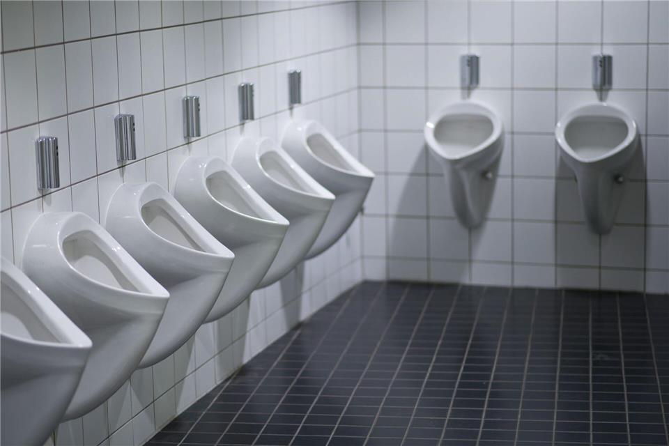 Sachsen-Anhalts heutiger Ministerpräsident Reiner Haseloff hatte 1990 eine unerwartete Begegnung mit dem damaligen Kanzler Helmut Kohl. (Archivbild)David-Wolfgang Ebener/dpa/dpa-tmn