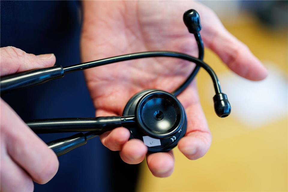 Sachsen liegt bei der Arztdichte im Mittelfeld. (Archivbild)Daniel Karmann/dpa