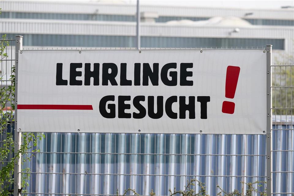 Sachsen will die Ausbildung und Meisterqualifikation stärken. (Symbolbild)Sebastian Kahnert/dpa