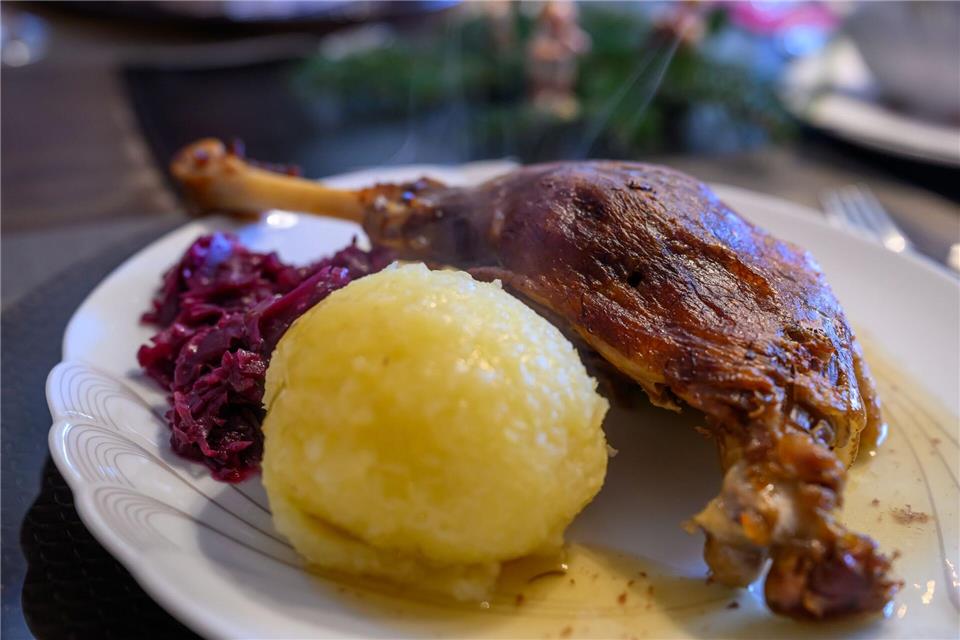 Sachsen will mit einer Showküche künftig für regionale kulinarische Spezialitäten werben (Symbolbild).Hendrik Schmidt/dpa