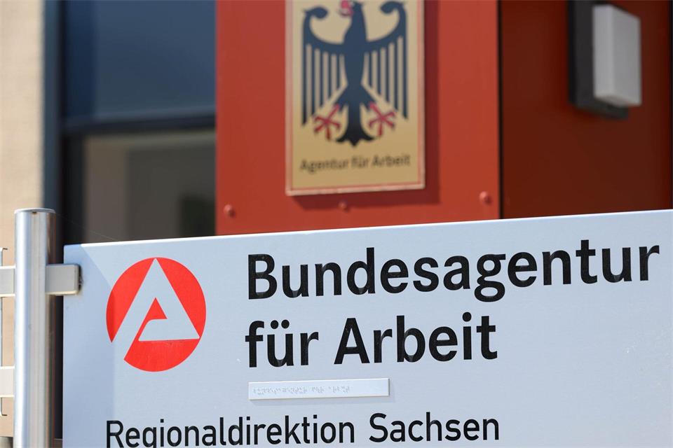 Sachsens Arbeitslosigkeit auf Zehnjahreshoch im Oktober. (Symbolbild)Hendrik Schmidt/dpa