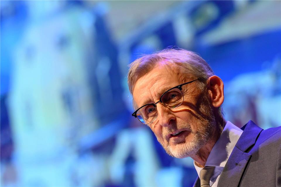 Sachsens Innenminister Armin Schuster (CDU) sieht eine Wende in der Asylpolitik (Archivbild). Hendrik Schmidt/dpa