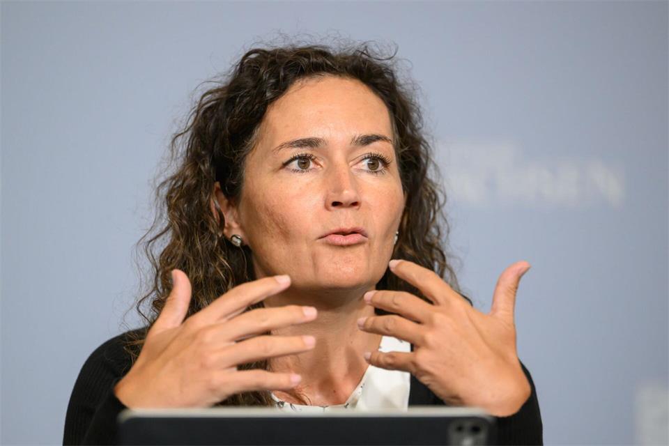 Sachsens Justizministerin Constanze Geiert (CDU) gehen die Maßnahmen der Bundesregierung zur Verschärfung des Jugendstrafrechts nicht weit genug. (Archivbild)Robert Michael/dpa