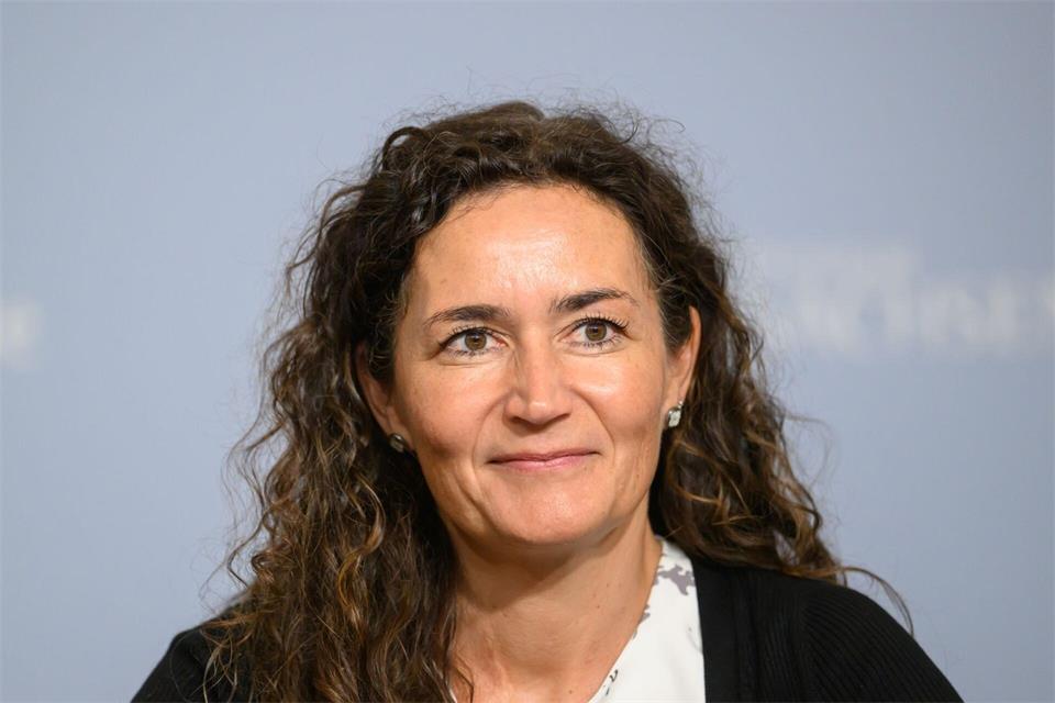 Sachsens Justizministerin Constanze Geiert (CDU) hat einen Antrag Sachsens zur Bekämpfung der Jugendkriminalität vorgestellt (Archivbild). Robert Michael/dpa