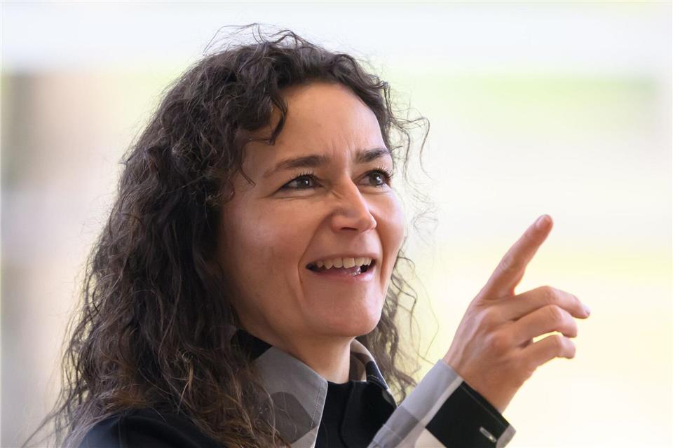 Ministerin: Sicherheitsgefühl in der Bevölkerung erodiert  Sachsens Justizministerin Constanze Geiert: „Wir können die Probleme nur lösen, wenn wir sie auch offen ansprechen und nicht jedes offene Ansprechen zu einer Protestwelle auf der einen oder anderen Seite führt.“Robert Michael/dpa