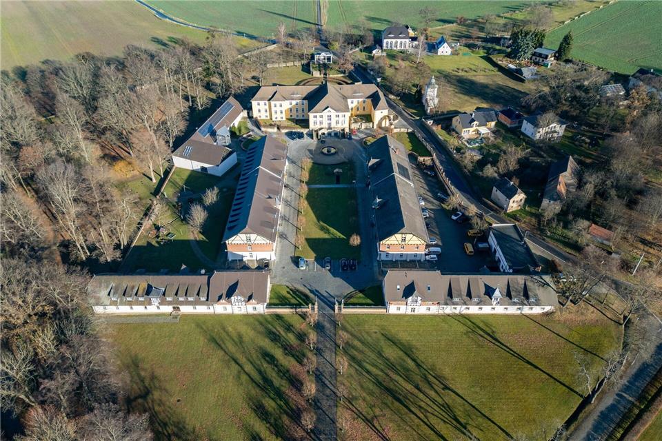 Sachsens Kabinett hat in Schmochtitzt eine zweitägige Haushaltsklausur zur Aufstellung des Doppelhaushaltes 2027/2028 begonnen.Robert Michael/dpa