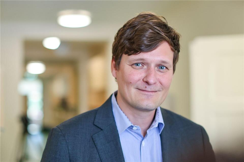 Sachsens Kultusminister Conrad Clemens soll wegen eines Verkehrsverstoßes voraussichtlich im Januar vor Gericht. (Archivbild)Jan Woitas/dpa