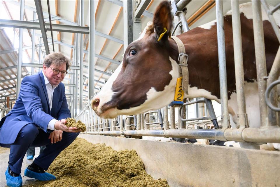 Sachsens Landwirtschaftsminister Georg-Ludwig von Breitenbuch (CDU): „Der Tag des offenen Hofes zeigt, wie vielfältig und leistungsfähig unsere Landwirtschaft ist.“Robert Michael/dpa