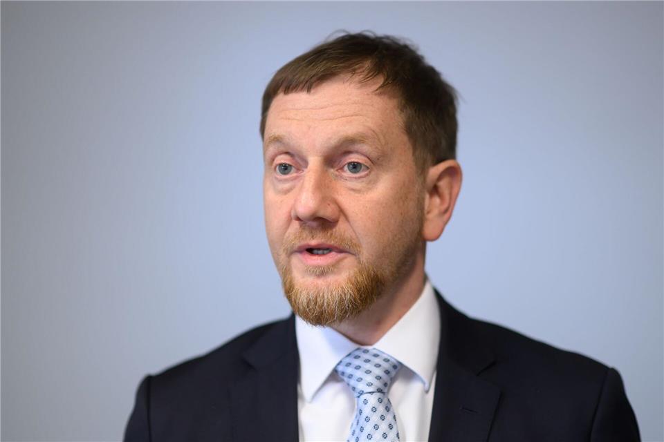 Sachsens Ministerpräsident Michael Kretschmer hält eine Entschuldigung von Arbeitsministerin Bärbel Bas wegen umstrittener Äußerungen für angemessen. Robert Michael/dpa