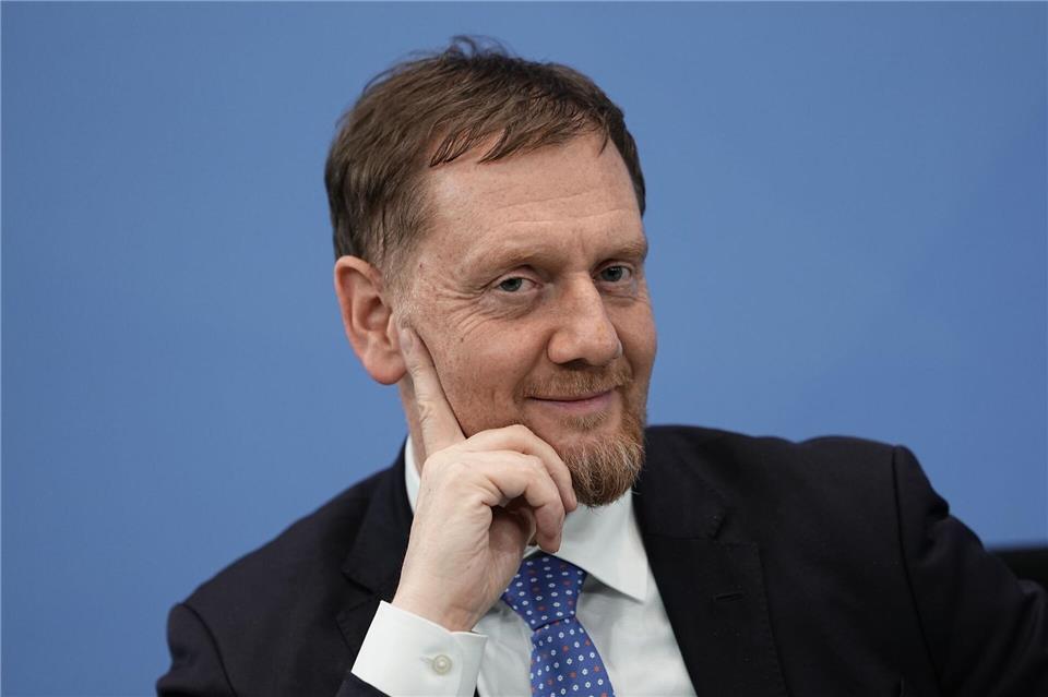 Sachsens Ministerpräsident Michael Kretschmer hält seine Minderheitsregierung mit der SPD für stabil. (Archivbild)Michael Kappeler/dpa