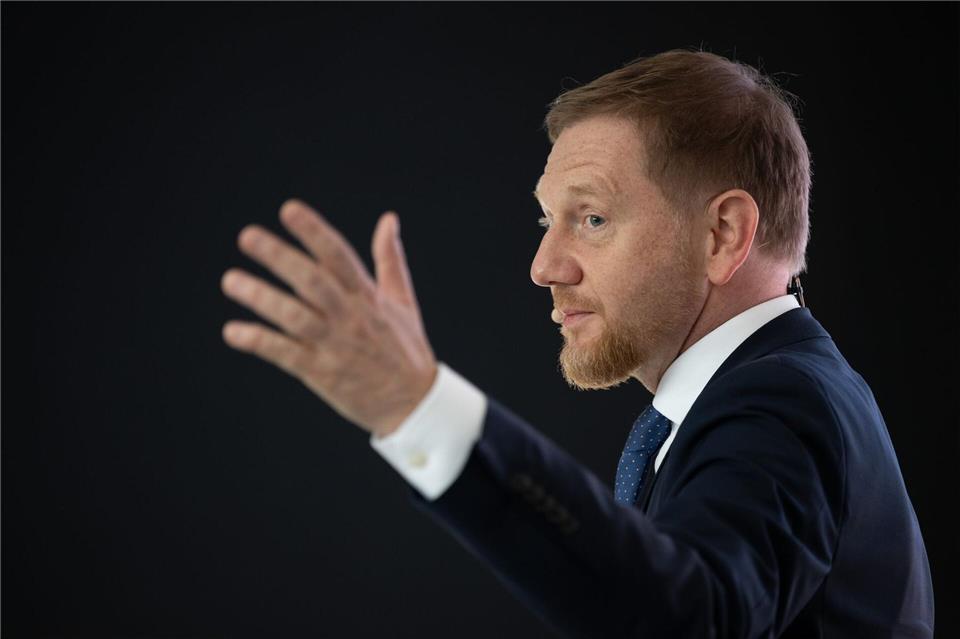 Gegenwind für Merz aus der SPD nach „Stadtbild“-Bemerkung Sachsens Ministerpräsident Michael Kretschmer stellt sich an die Seite seines CDU-Parteikollegen Merz. (Archivbild)Sebastian Kahnert/dpa