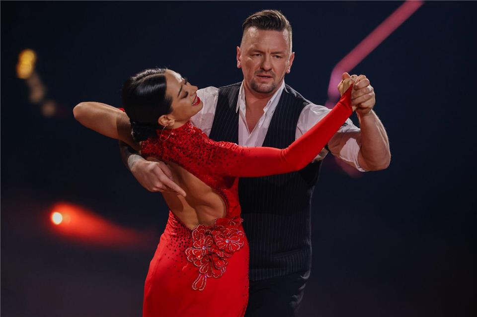 Sänger Ben Zucker ist bei „Let’s Dance“ ausgeschieden. (Archivbild)Rolf Vennenbernd/dpa