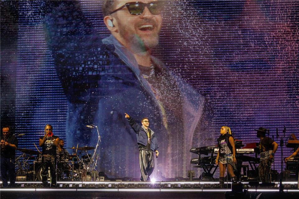 Sänger Justin Timberlake auf der Bühne beim Lollapalooza Festival Berlin auf dem Gelände des Olympiastadions.Carsten Koall/dpa