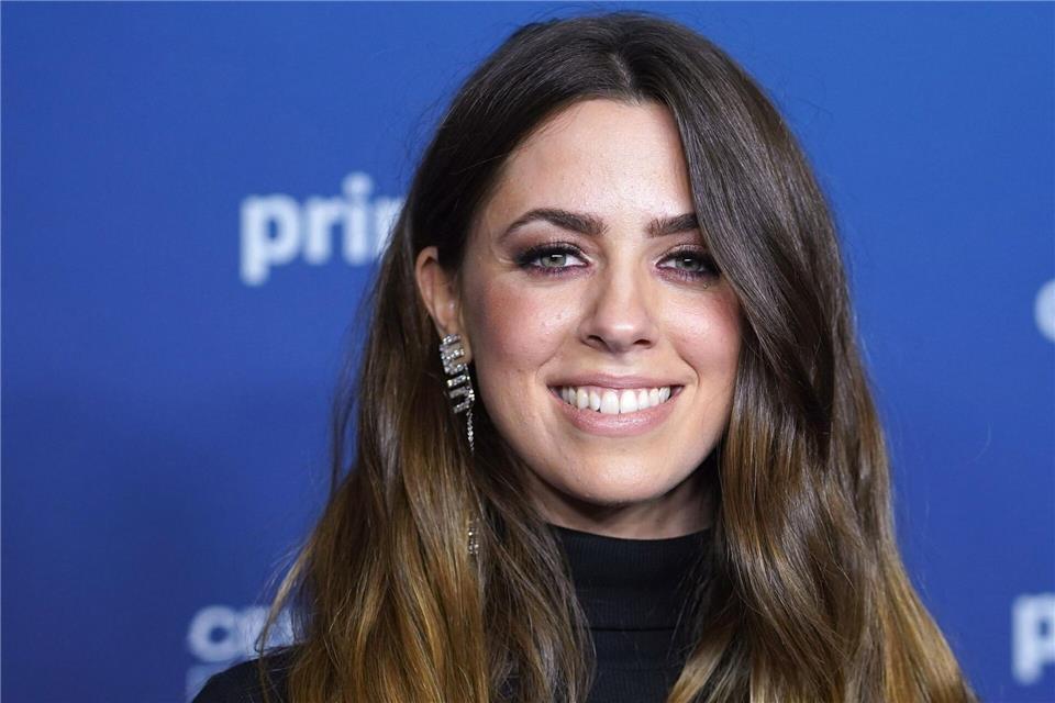 Sängerin Vanessa Mai ruft mit der Moderatorin Lola Weippert andere Frauen zur Vorsorge-Untersuchung beim Frauenarzt auf. (Archivbild)Jörg Carstensen/dpa