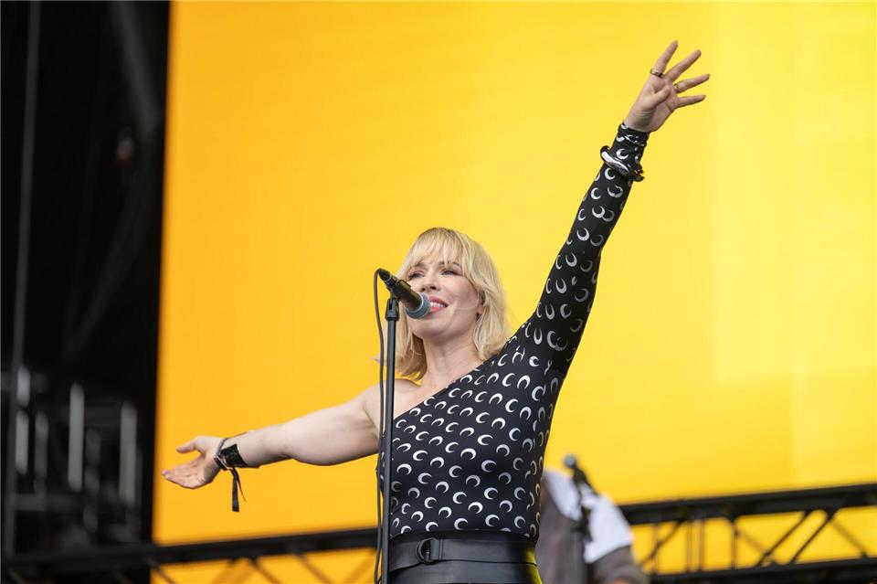 Sängerin und Songwriterin Natasha Bedingfield heizte dem Publikum am Finaltag ein. Silas Stein/dpa