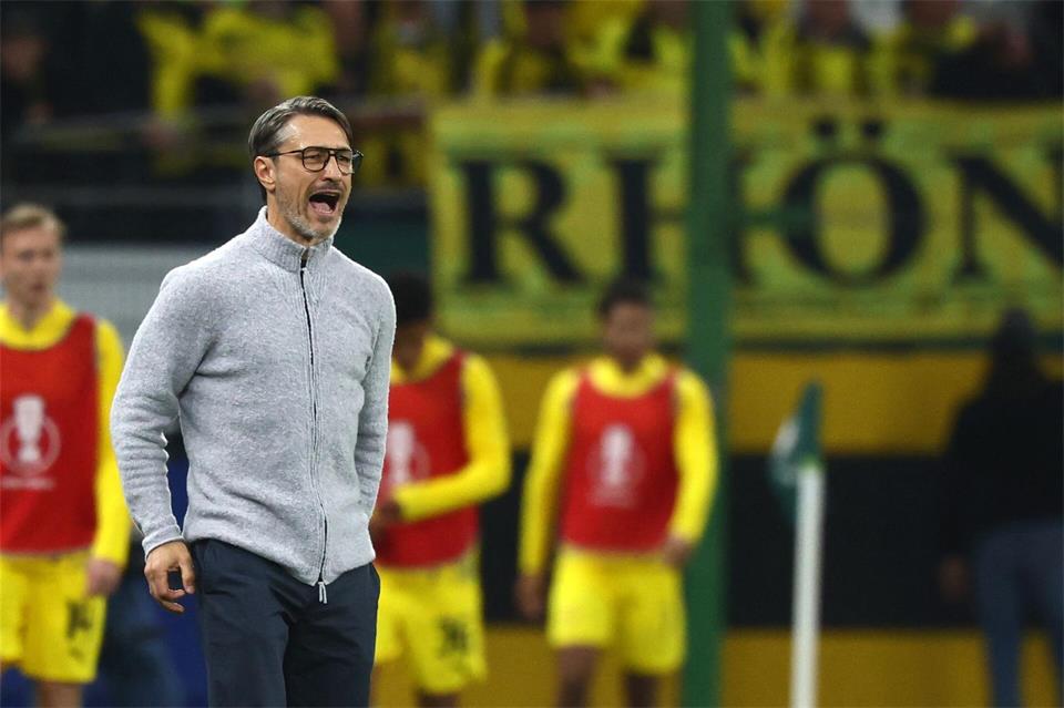 Sah am Ende einen souveränen Sieg seines BVB: Dortmund-Trainer Nico Kovac. Christian Charisius/dpa