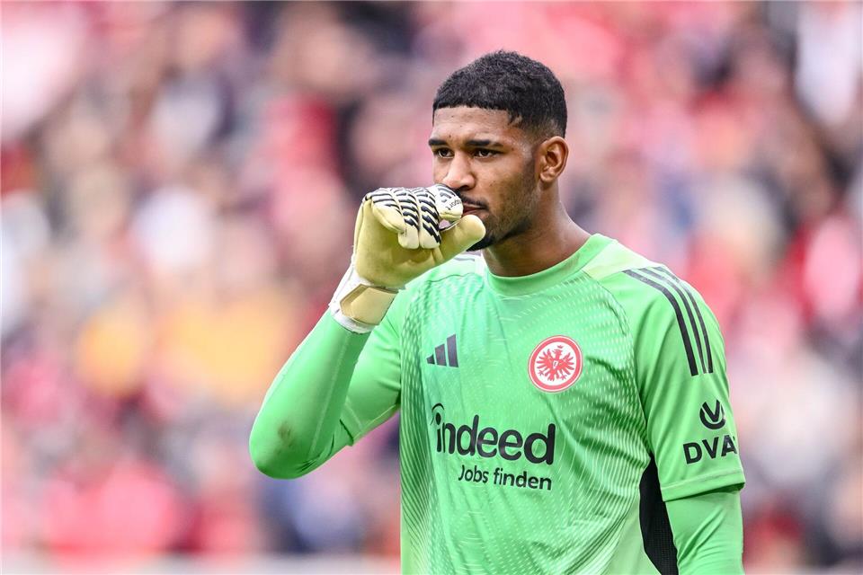 Sah bei Freiburgs 2:2 am Sonntag nicht gut aus: Frankfurt-Keeper Kauã Santos.Harry Langer/dpa