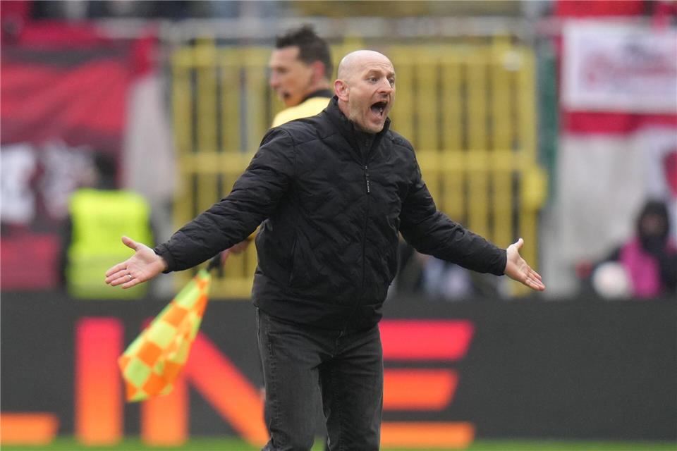 Sah einen biederen Auftritt seiner Mannschaft: FCK-Trainer Torsten Lieberknecht.Thomas Frey/dpa