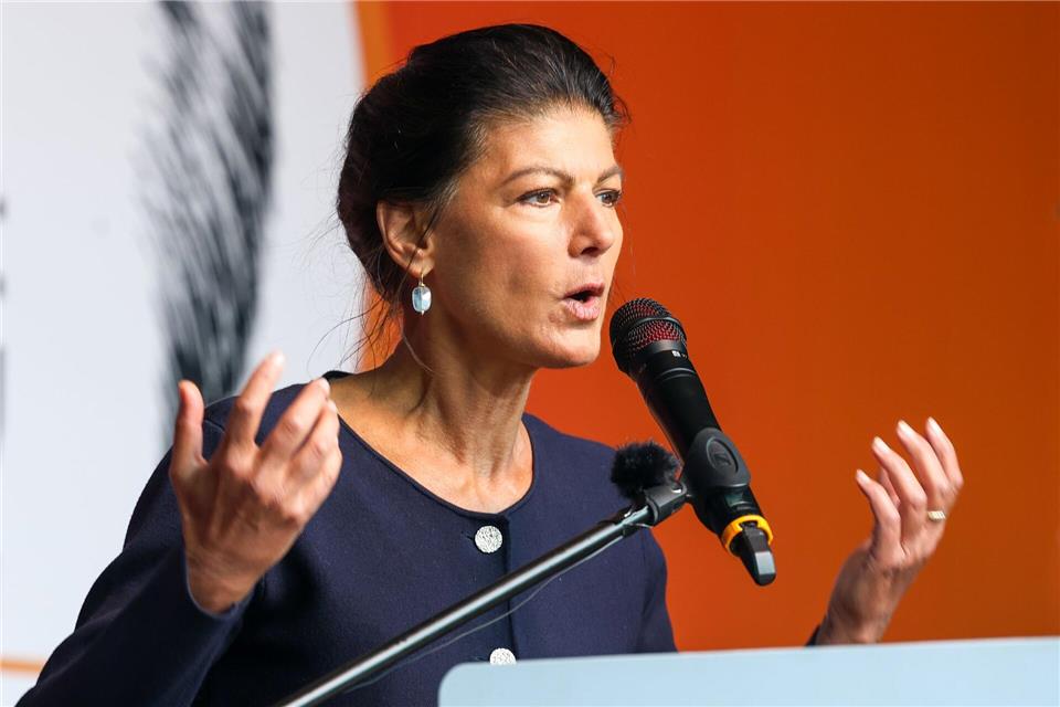 Sahra Wagenknecht hält die Debatte um den Gesang der DDR-Nationalhymne für völlig überzogen (Archivbild). Peter Gercke/dpa