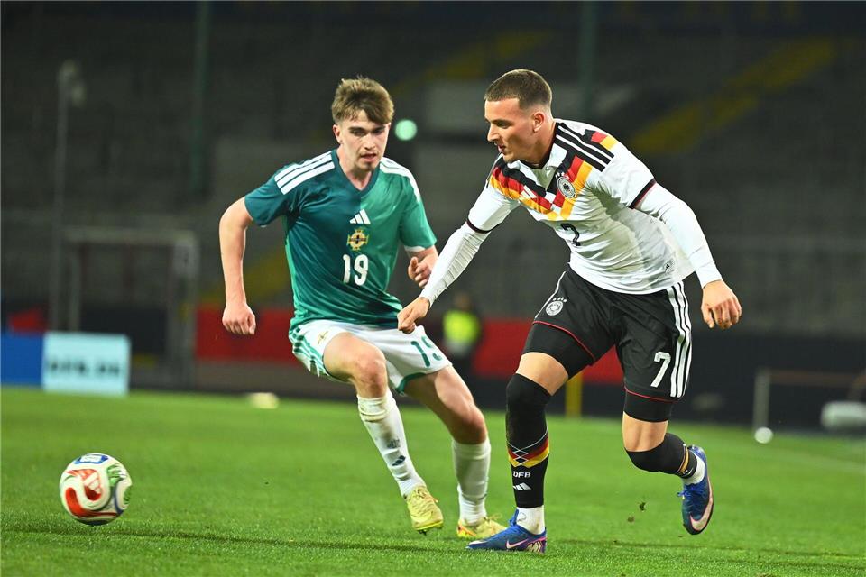 Said El Mala (r) blieb ohne Tor.Swen Pförtner/dpa