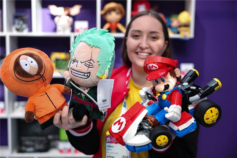 Sammelfiguren sind bei erwachsenen Fans beliebt.Daniel Karmann/dpa