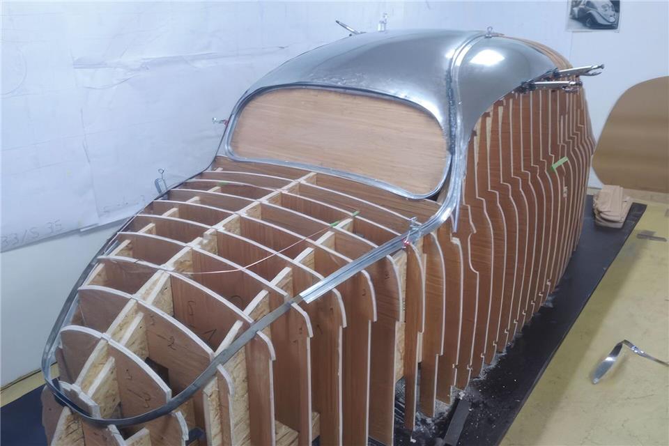 Sammler Traugott Grundmann baute die Karosserie zusammen mit einer Fachfirma wieder auf.Traugott Grundmann/dpa