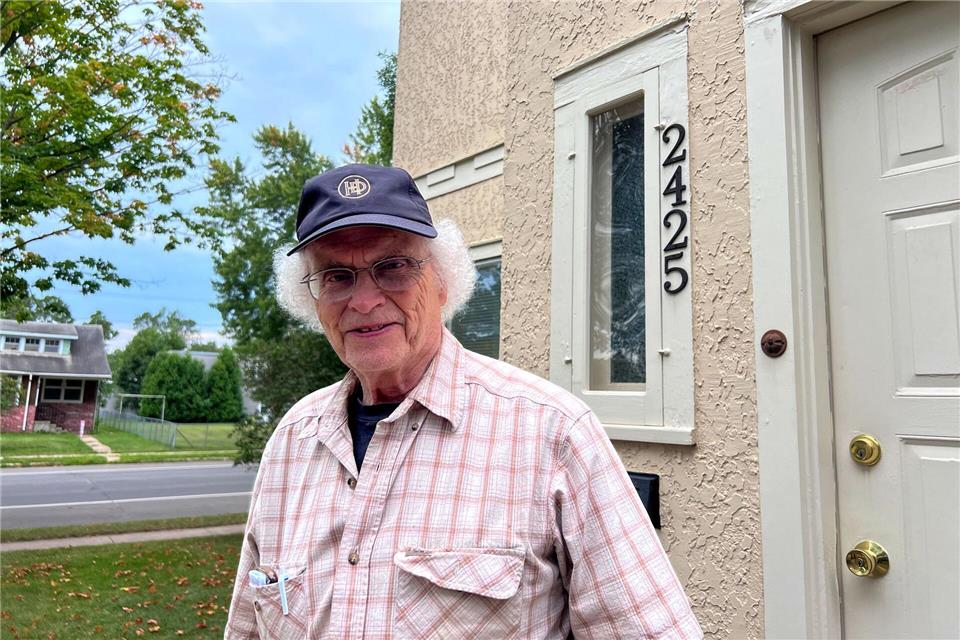 Sammler und Fan: Bill Pagel besitzt gleich zwei ehemalige Dylan-Immobilien.Verena Wolff/dpa-tmn