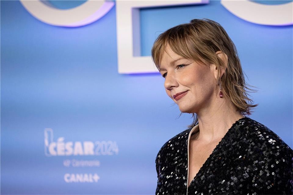 Sandra Hüller gewinnt für ihre Leistung in „Anatomie eines Falls“ den französischen César-Filmpreis als beste Schauspielerin.