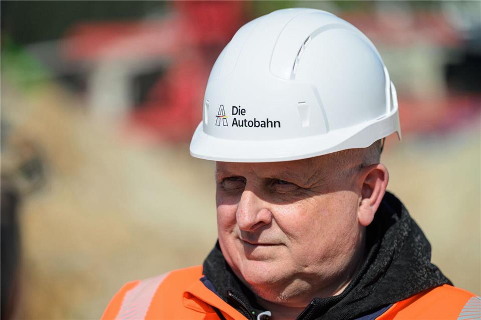 Sandro Vincenzi leitet die Außenstelle Wiesbaden der Autobahn GmbH, die das Projekt betreut.Hannes P. Albert/dpa