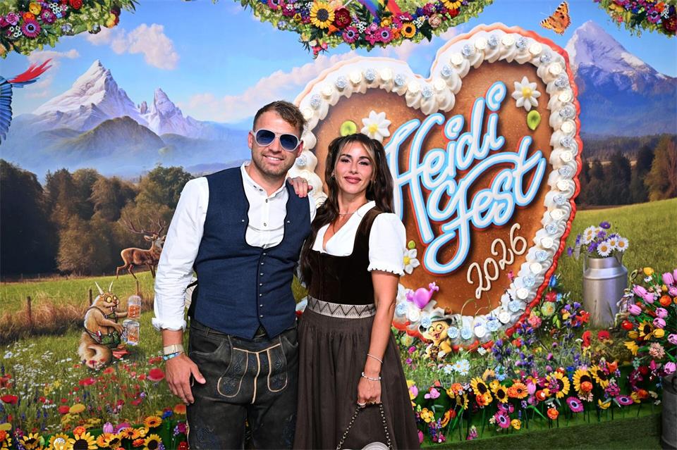 Sarah Engels und Ehemann Julian auf Heidi Klums diesjährigem „Heidi-Fest“ im Münchner Hofbräuhaus. (Archivbild)Felix Hörhager/dpa