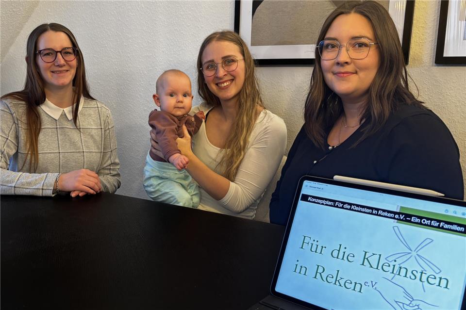 Sarah Kustos (von links), Léa-Julie Heßing und Lena Mertens haben für ihr zweites Treffen einen neuen Raum zur Verfügung gestellt bekommen.