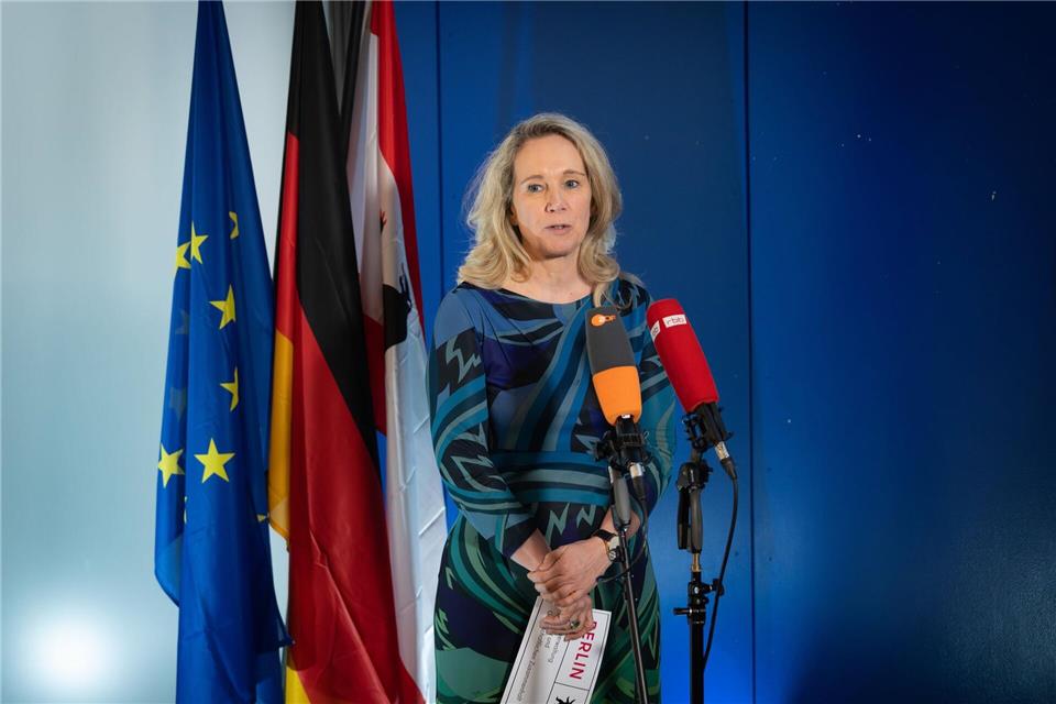 Sarah Wedl-Wilson kündigte ihren Rücktritt an. Sie gehe diesen Schritt aus Verantwortung gegenüber der Stadt Berlin und ihren Bürgern, sagte sie am Freitag. (Archivbild)Soeren Stache/dpa