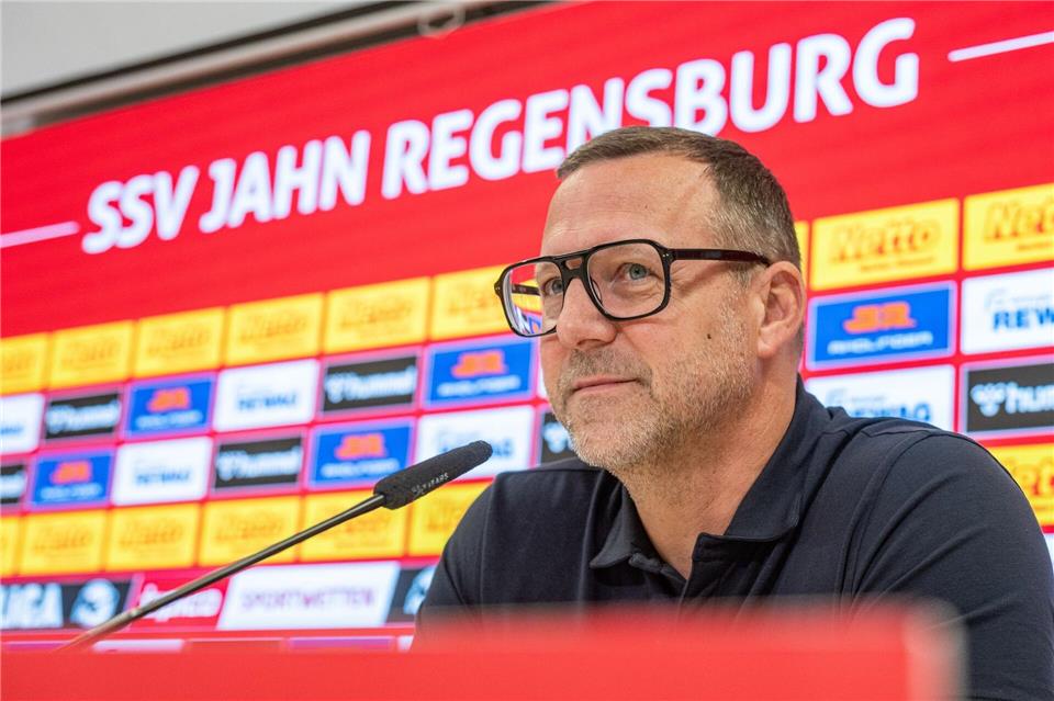 Sascha Hildmann wird als neuer Trainer des SSV Jahn Regensburg vorgestellt.Armin Weigel/dpa