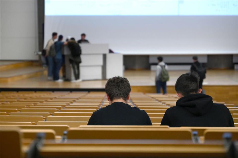 Schätzungsweise 203.000 Studentinnen und Studenten werden insgesamt den Berliner Hochschulen erwartet. (Symbolbild)Alicia Windzio/dpa