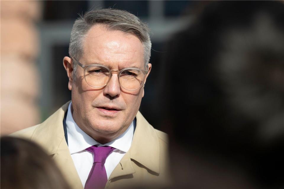 Schafft Dreyer-Nachfolger Schweitzer einen starken Endspurt und überholt mit seiner SPD die in Umfragen führende CDU noch? (Archivfoto)Boris Roessler/dpa