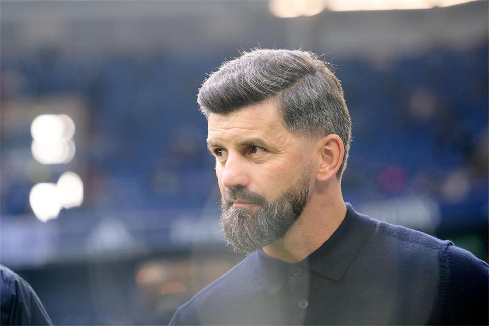 Schalke-Coach Miron Muslic schätzt die ehrlichen Reaktionen aus der Mannschaft auf das schlechte Spiel gegen Mainz.Bernd Thissen/dpa