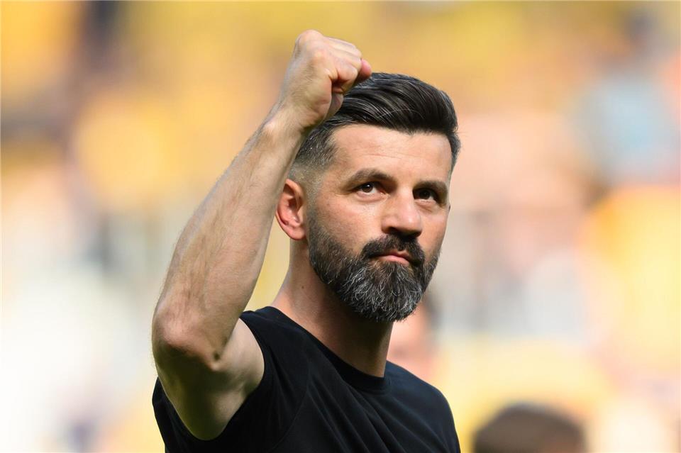 Schalke-Coach Muslic ist derzeit sehr zufrieden mit seiner Mannschaft.Robert Michael/dpa