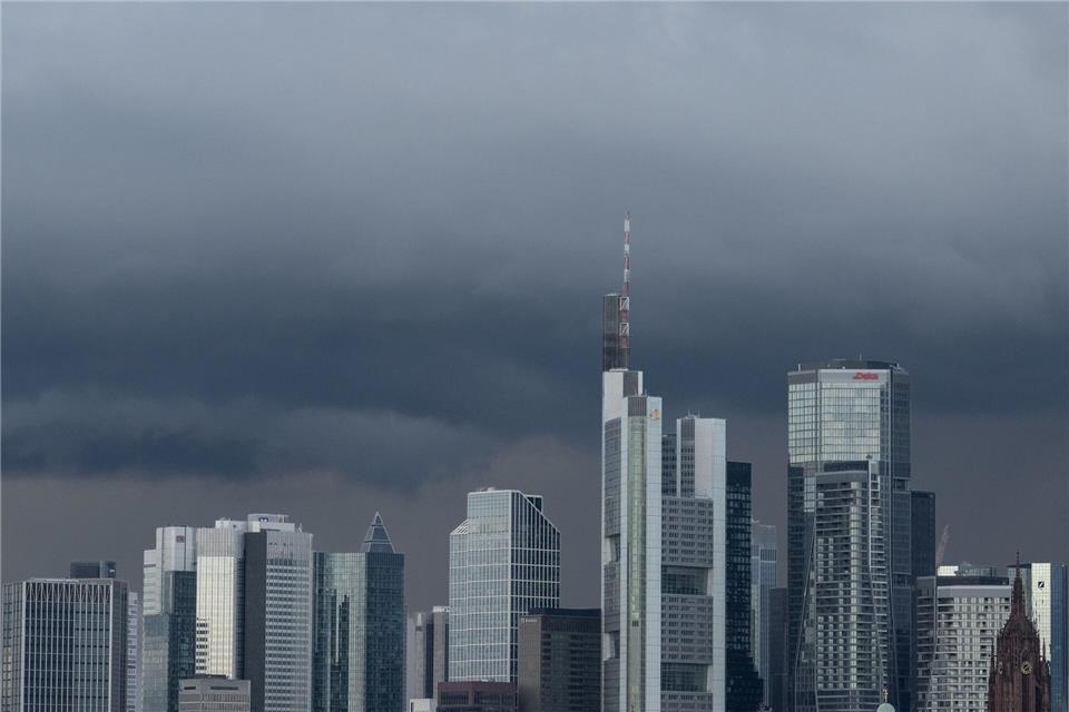 Schauer, Regen und Wolken sind auch in den kommenden Tagen zu erwarten.Boris Roessler/dpa