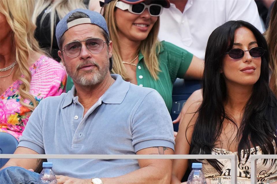 Schauspieler Brad Pitt verfolgte das Finale auf der Tribüne.Kirsty Wigglesworth/AP/dpa